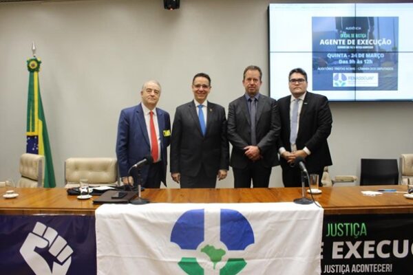From the left to the right : Luis Ortega, vice-president of the UIHJ, Marc Schmitz, president of the UIHJ, Patrick Gielen, secretary of the UIHJ and Malone Cunha, member of the UIHJ board ++++++++++ de la gauche vers la droite : Luis Ortega, vice-président de l'UIHJ, Marc Schmitz, président de l'UIHJ, Patrick Gielen, secrétaire de l'UIHJ et Malone Cunha, membre du bureau de l'UIHJ