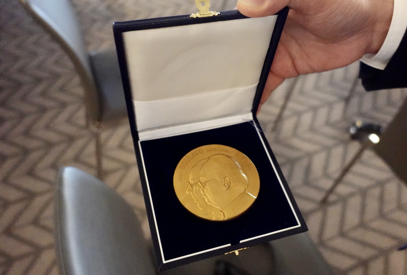 UIHJ awards CEPEJ president Ramin Garagurbanli with the Gold medal of the UIHJ