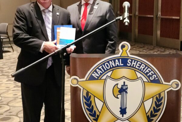 from the left : Greg Champagne, president of the NSA and Marc Schmitz, president of the UIHJ